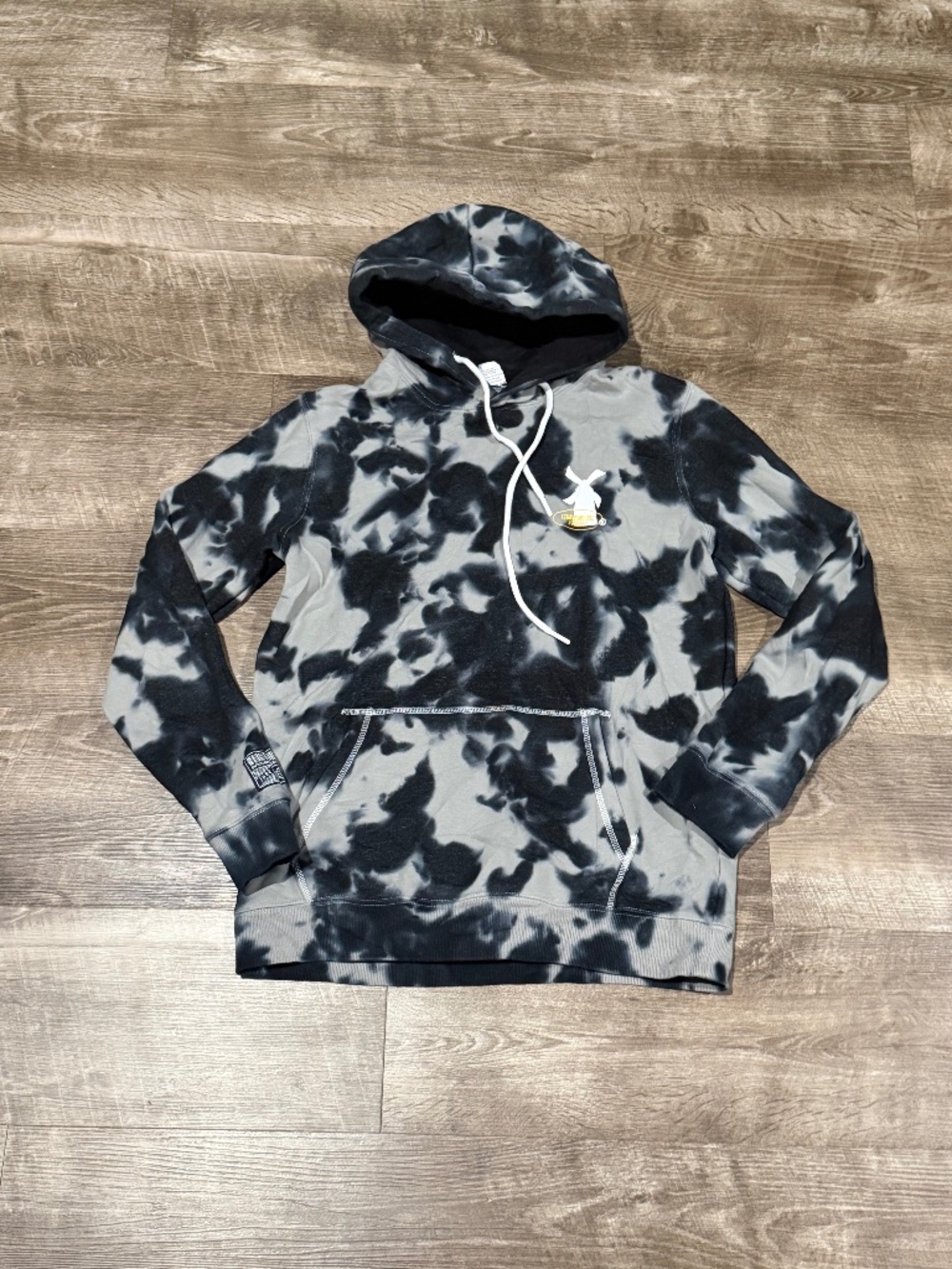 Dutch Bros Mens Medium Tie Dye Graphic Serving Since 92’ Hoodie.
